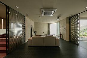 Hlow Busan Hotel