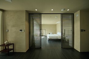 Hlow Busan Hotel