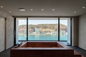 Hlow Busan Hotel
