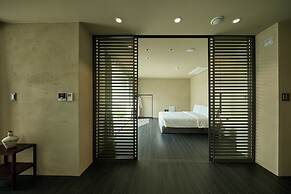 Hlow Busan Hotel