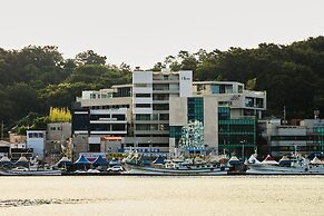 Hlow Busan Hotel