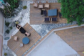 Dujiangyan Gongzuo Private HotSpring Inn