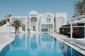 Santorini Gem