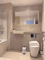 Stylish Park-facing Retreat in Central Manchester