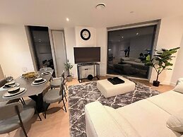 Stylish Park-facing Retreat in Central Manchester