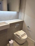 Stylish Park-facing Retreat in Central Manchester