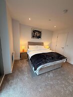 Stylish Park-facing Retreat in Central Manchester