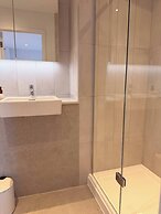 Stylish Park-facing Retreat in Central Manchester