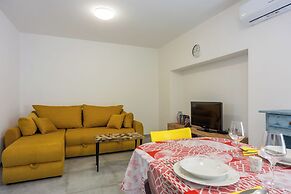 Apartment Arya Puce
