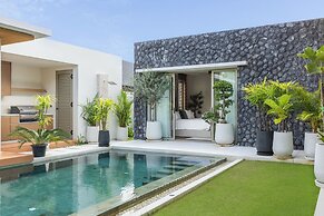 Luxury 4BR Pool Villa Botanica Prestige
