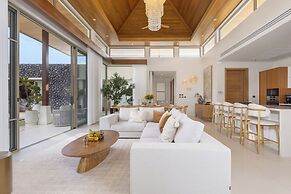 Luxury 4BR Pool Villa Botanica Prestige