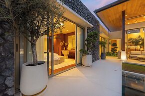 Luxury 4BR Pool Villa Botanica Prestige