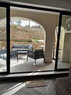 Luxury 3BR Escape - Pools and Gardens