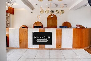 Townhouse Garudeshwar Dutt Temple