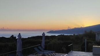 Refúgio dos Capelinhos Villa & Suites