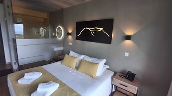 Refúgio dos Capelinhos Villa & Suites