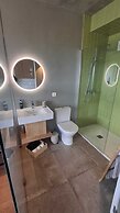 Refúgio dos Capelinhos Villa & Suites