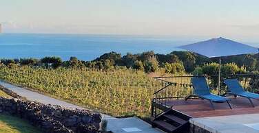 Refúgio dos Capelinhos Villa & Suites