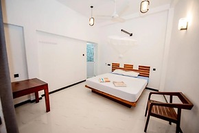 Wake N Flow, Hiriketiya