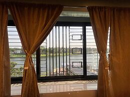Hotel Raj