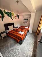 Hostal Mónaco