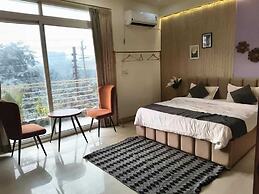 Moksh Hotel