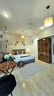 Moksh Hotel