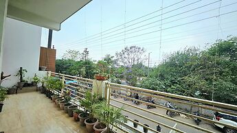Moksh Hotel