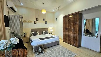 Moksh Hotel