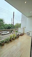 Moksh Hotel