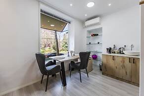 Central Comfy Spot Studio for 2 With Wi-fi