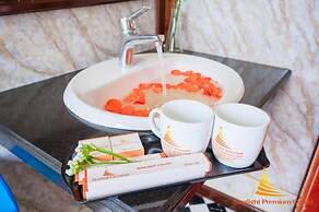 Sunlight Premium Cruise Cat Ba