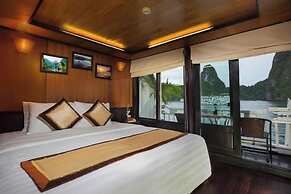 Sunlight Premium Cruise Cat Ba