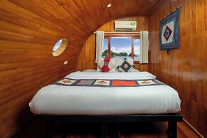 Sunlight Premium Cruise Cat Ba