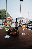 Sunlight Premium Cruise Cat Ba