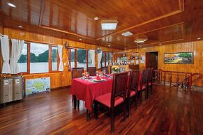 Sunlight Premium Cruise Cat Ba