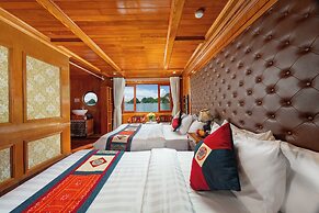 Sunlight Premium Cruise Cat Ba
