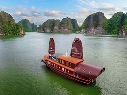 Sunlight Premium Cruise Cat Ba