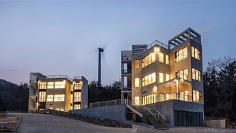 Pohang Sausalito by B-class Pool Villa