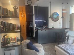 Location, Location, Loctation, AK CBD Harbour Edge