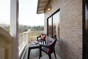 Alaya Stays Rainmist 4BHK PetFriendly