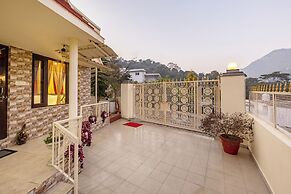 Alaya Stays Rainmist 4BHK PetFriendly