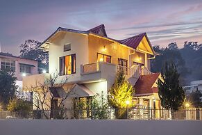 Alaya Stays Rainmist 4BHK PetFriendly