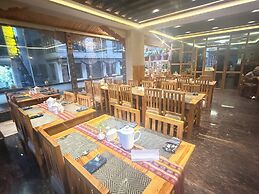 Hotel Center Point