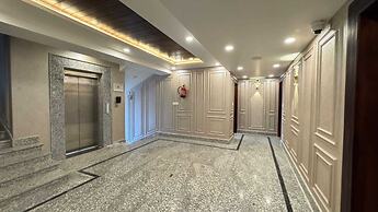 EMROZ BY KINGS RESORT