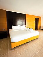 The Holiday Resort Pattaya