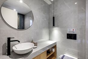 Oraya Chic Studio with Balcony in Athens