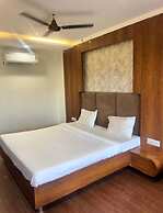 Hotel Aadhyav Palace