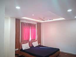 Hotel Aadhyav Palace
