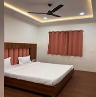 Hotel Aadhyav Palace